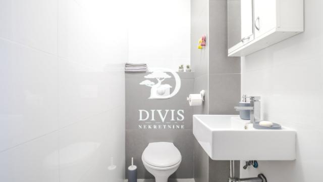 Stan, Trosoban, Izdavanje, 94m2, Prespanska