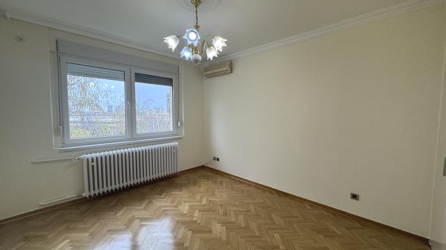 Poslovni prostor, Petosoban i veći, Izdavanje, 135m2, Senjačka