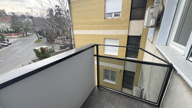 Poslovni prostor, Petosoban i veći, Izdavanje, 135m2, Senjačka