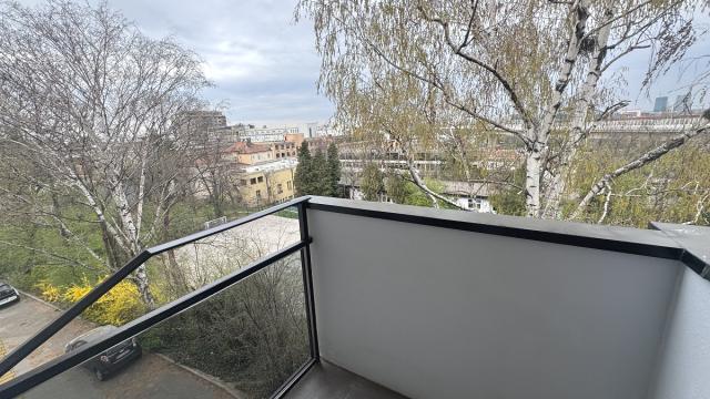 Poslovni prostor, Petosoban i veći, Izdavanje, 135m2, Senjačka