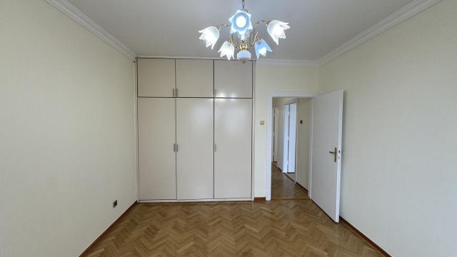 Poslovni prostor, Petosoban i veći, Izdavanje, 135m2, Senjačka