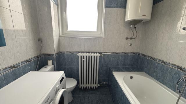 Poslovni prostor, Petosoban i veći, Izdavanje, 135m2, Senjačka