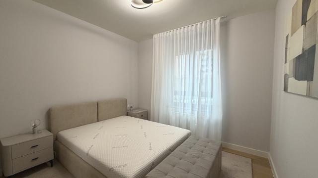 Stan, Trosoban, Izdavanje, 82m2, Savska