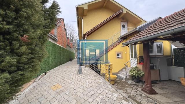 Kuća, Prodaja, 181m2, Kajsijar, Gradska lokacija, Jagodina