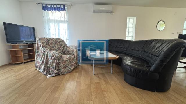 Stan, Trosoban, Izdavanje, 100m2, Ćuprija