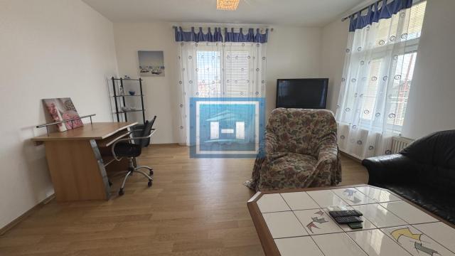 Stan, Trosoban, Izdavanje, 100m2, Ćuprija