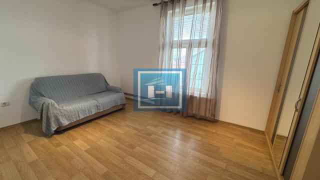 Stan, Trosoban, Izdavanje, 100m2, Ćuprija