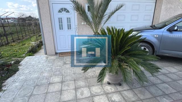 Stan, Trosoban, Izdavanje, 100m2, Ćuprija