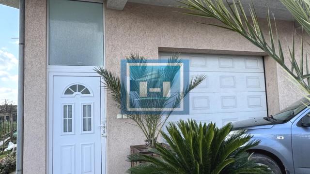 Stan, Trosoban, Izdavanje, 100m2, Ćuprija