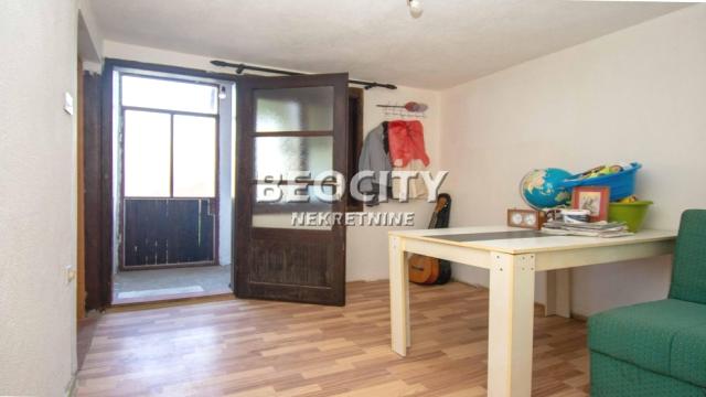 Kuća, Petosoban, Prodaja, 209m2, Surčin (mesto), Surčin, Cara Dušana