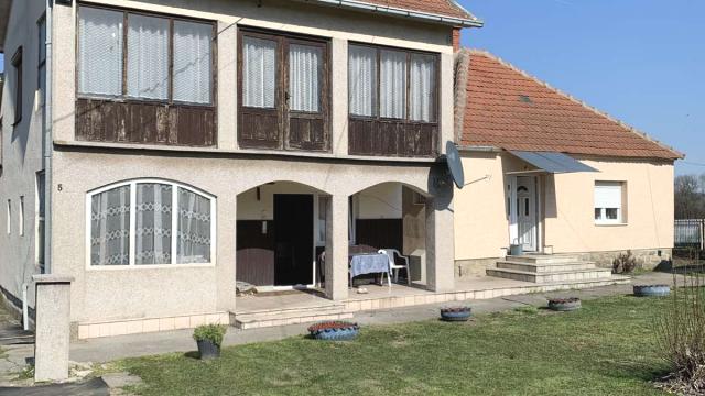 Kuća, Petosoban i veći, Prodaja, 190m2, Veliki Crljeni, Lazarevac, Veliki Crljeni