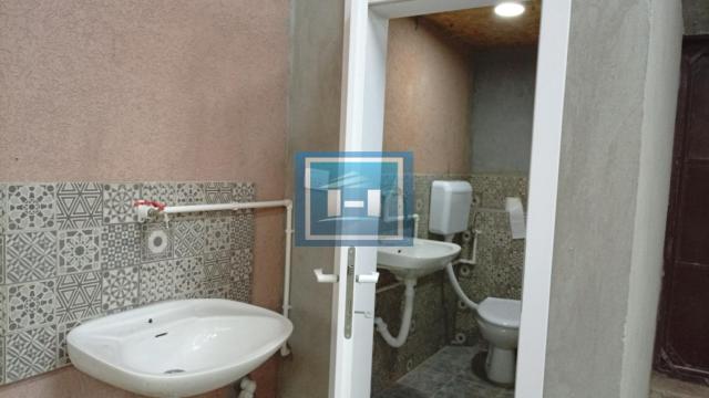 Poslovni prostor, Izdavanje, 200m2, Paraćin