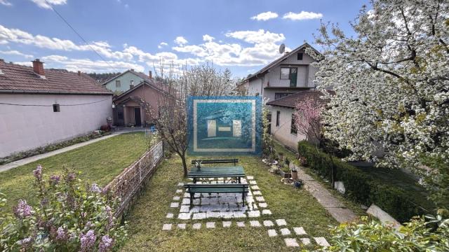 Kuća, četvorosoban, Prodaja, 344m2, Levač, Gradska lokacija, Jagodina