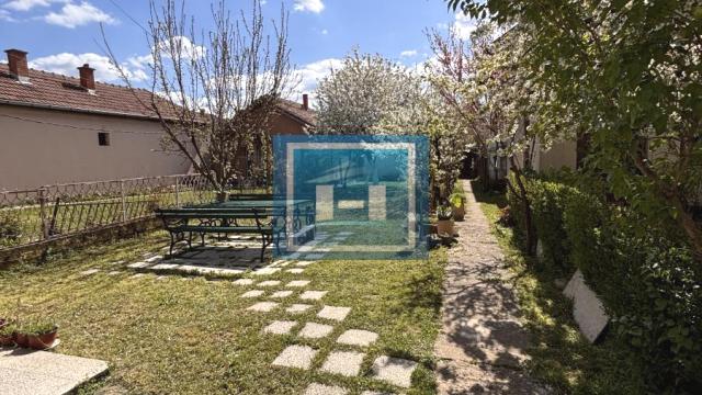 Kuća, četvorosoban, Prodaja, 344m2, Levač, Gradska lokacija, Jagodina