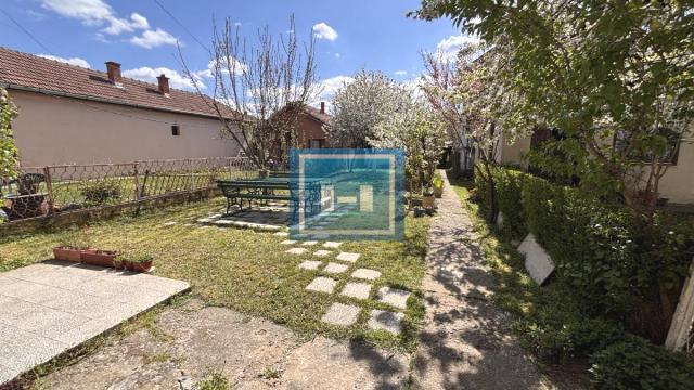 Kuća, četvorosoban, Prodaja, 344m2, Levač, Gradska lokacija, Jagodina