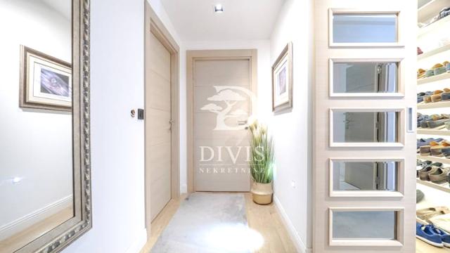 Stan, Trosoban, Prodaja, 83m2, Šumatovačka