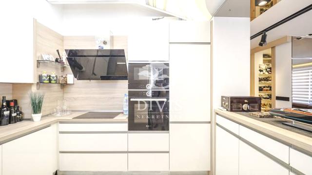 Stan, Trosoban, Prodaja, 83m2, Šumatovačka