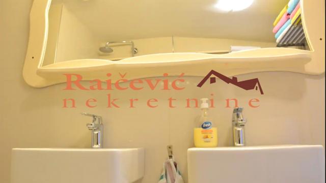 Stan, Trosoban, Prodaja, 82m2, Kalenić pijaca, Vračar, Topolska