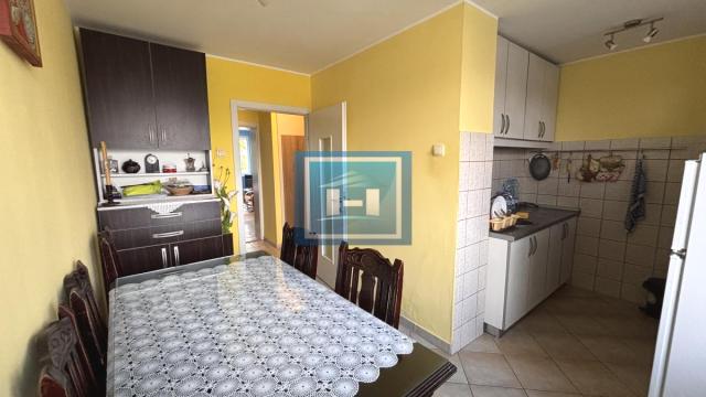 Stan, Trosoban, Prodaja, 73m2, Centar, Gradska lokacija, Jagodina