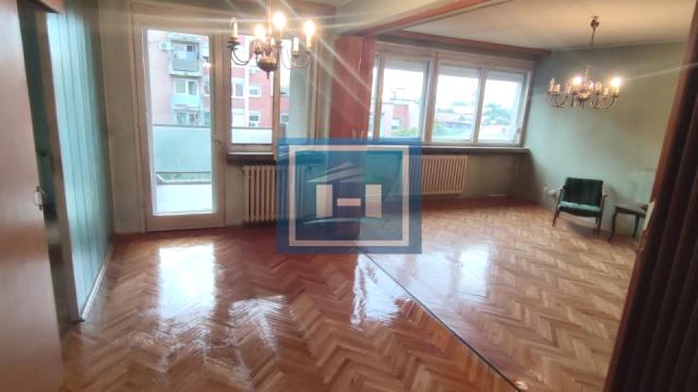 Stan, Trosoban, Prodaja, 80m2, Centar, Gradska lokacija, Jagodina