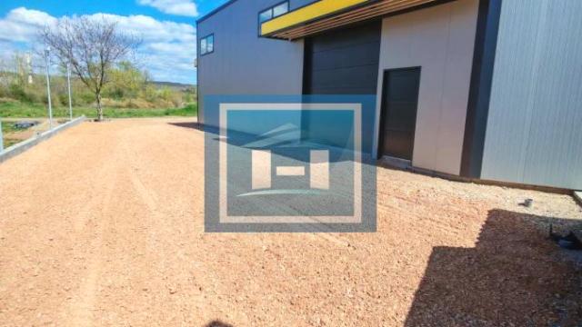 Poslovni prostor, Izdavanje, 430m2, Gloždak, Gradska lokacija, Paraćin