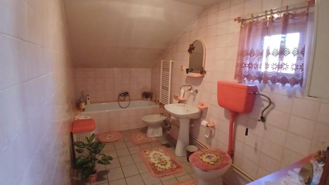 Kuća, četvorosoban, Prodaja, 117m2, Dože Đerđa