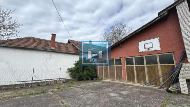 Kuća, četvorosoban, Prodaja, 124m2, Gradska lokacija, Ćuprija