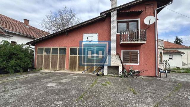 Kuća, četvorosoban, Prodaja, 124m2, Gradska lokacija, Ćuprija