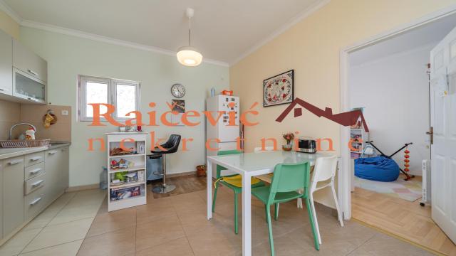 Stan, Trosoban, Prodaja, 79m2, Centar, Stari grad, Zmaja od Nocaja