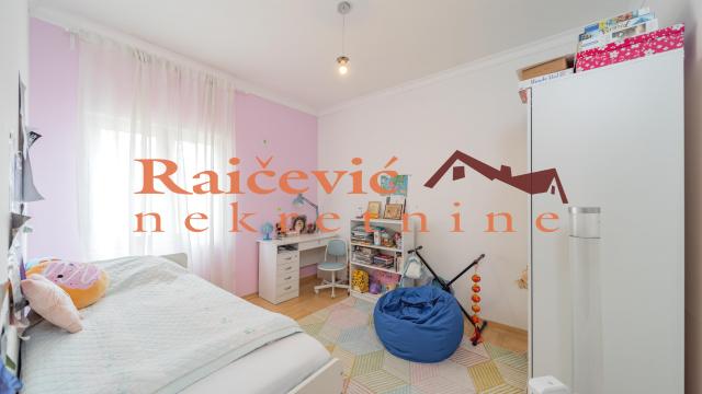 Stan, Trosoban, Prodaja, 79m2, Centar, Stari grad, Zmaja od Nocaja