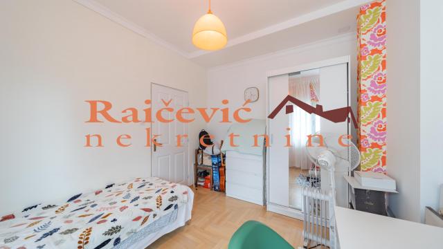 Stan, Trosoban, Prodaja, 79m2, Centar, Stari grad, Zmaja od Nocaja