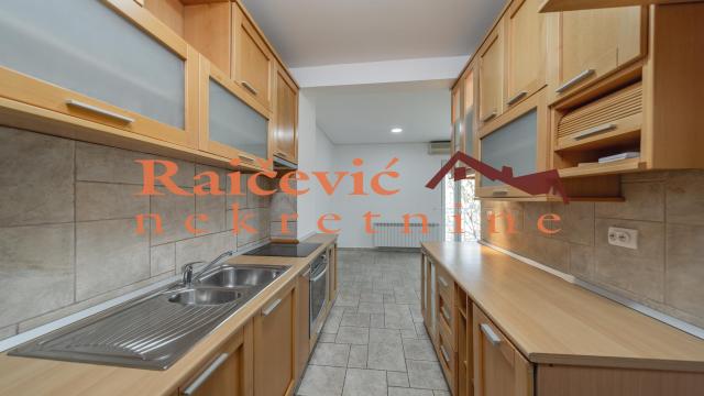 Stan, Trosoban, Prodaja, 90m2, Cvetkova pijaca, Zvezdara, Zivka Davidovica