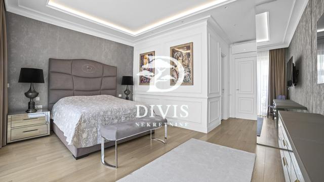 Stan, četvorosoban, Prodaja, 207m2, Mome Kapora