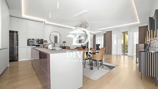 Stan, četvorosoban, Prodaja, 207m2, Mome Kapora