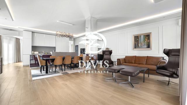 Stan, četvorosoban, Prodaja, 207m2, Mome Kapora