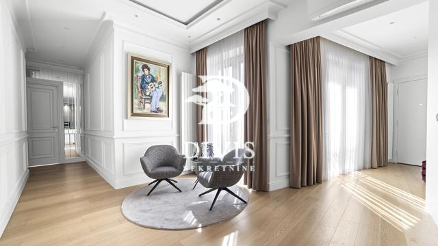 Stan, četvorosoban, Prodaja, 207m2, Mome Kapora