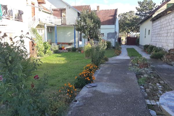 prodaja, kuca,
temerin, 1084485, petosoban-i-veci-doze-derda