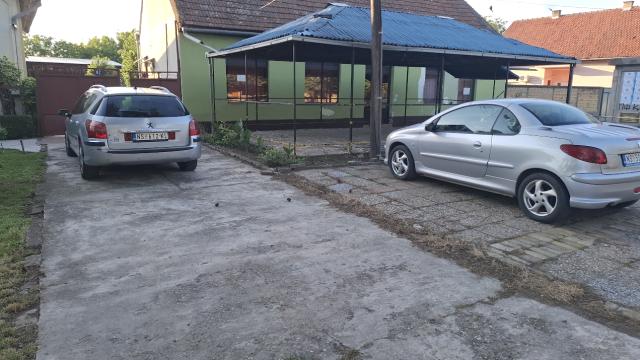 Kuća, Petosoban i veći, Prodaja, 300m2, Dože Đerđa