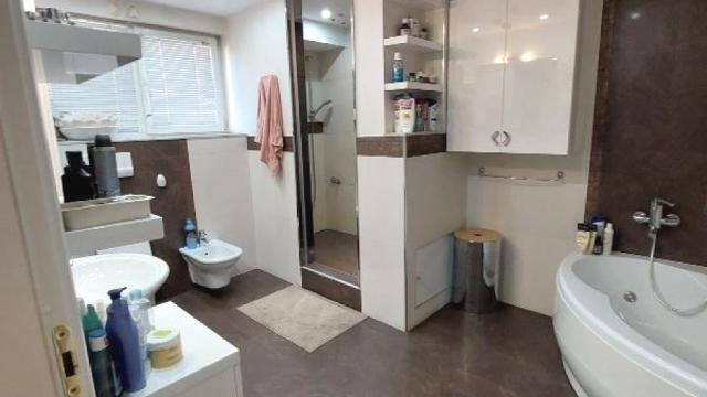 Stan, Petosoban, Prodaja, 400m2, Banovo brdo, Čukarica, Zimonjićeva