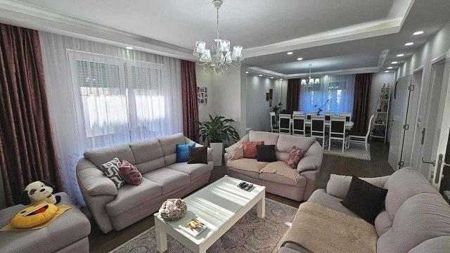 Kuća, Petosoban i veći, Prodaja, 200m2, Donje Nedeljice, Okolno mesto, Milosa Obrenovica