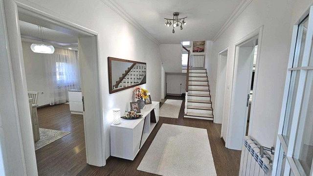 Kuća, Petosoban i veći, Prodaja, 200m2, Donje Nedeljice, Okolno mesto, Milosa Obrenovica