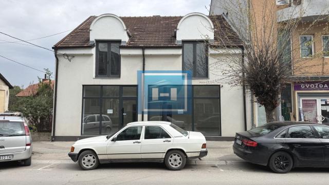 Poslovni prostor, Izdavanje, 110m2, Centar, Gradska lokacija, Despotovac