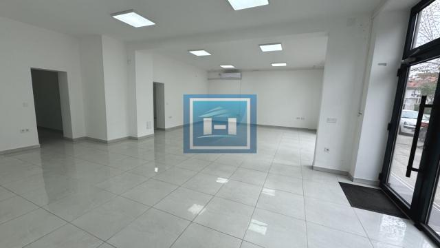 Poslovni prostor, Izdavanje, 110m2, Centar, Gradska lokacija, Despotovac