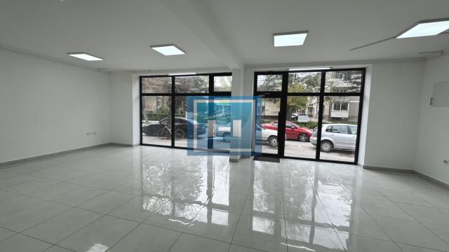 Poslovni prostor, Izdavanje, 110m2, Centar, Gradska lokacija, Despotovac