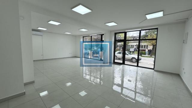 Poslovni prostor, Izdavanje, 110m2, Centar, Gradska lokacija, Despotovac