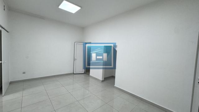 Poslovni prostor, Izdavanje, 110m2, Centar, Gradska lokacija, Despotovac