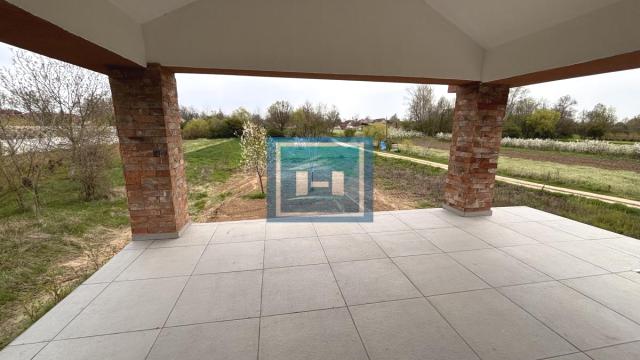 Kuća, četvorosoban, Prodaja, 302m2, Kočino Selo, Okolno mesto, Jagodina