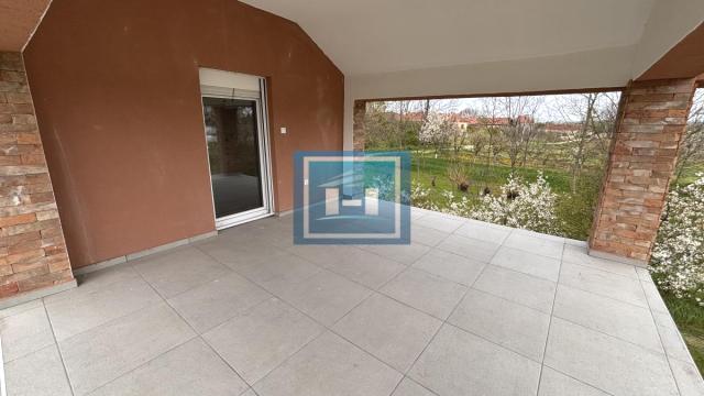 Kuća, četvorosoban, Prodaja, 302m2, Kočino Selo, Okolno mesto, Jagodina