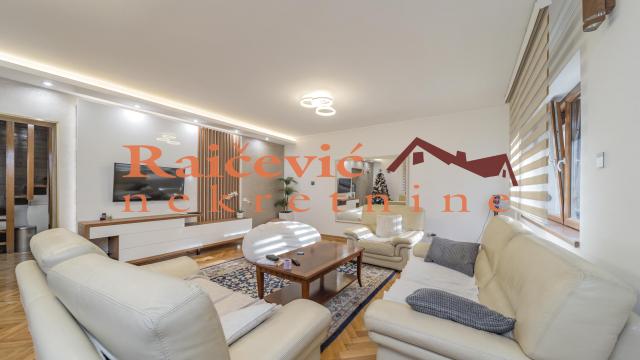 Kuća, četvorosoban, Izdavanje, 110m2, Dedinje, Savski venac, Koste Racina