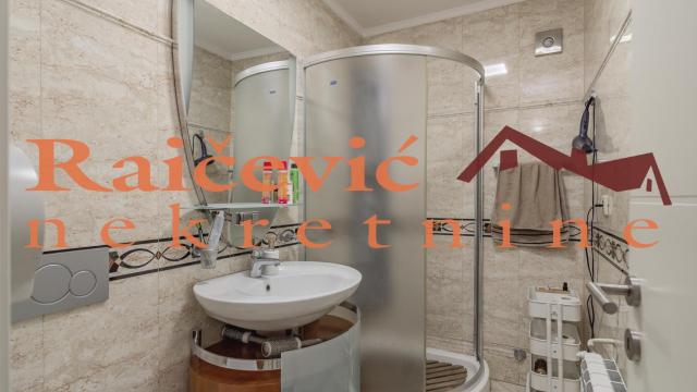 Kuća, četvorosoban, Izdavanje, 110m2, Dedinje, Savski venac, Koste Racina